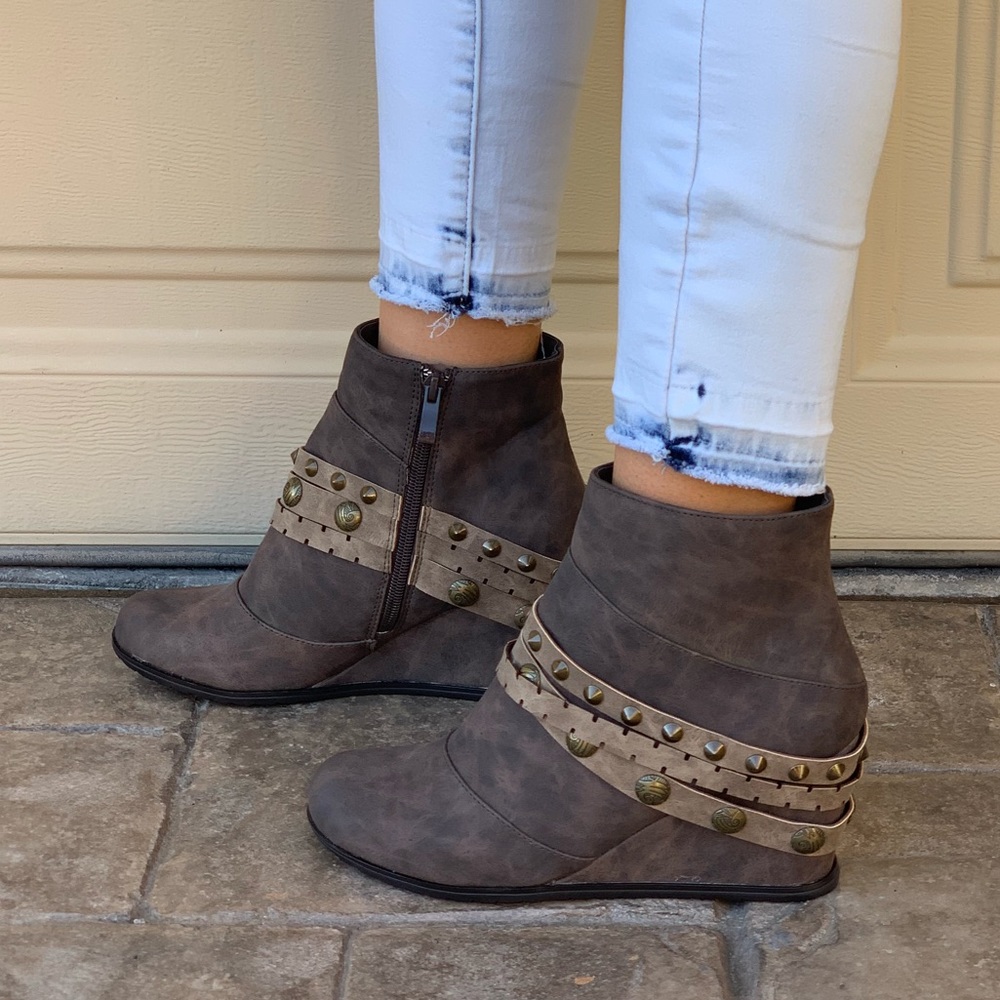 Orlanda Wrap Around Comfort Wedge Ankle Boots - Picture 4 of 8